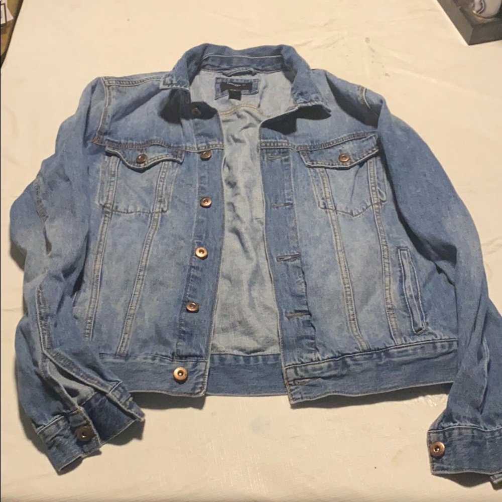 Jean jacket Forever 21 2 front pockets